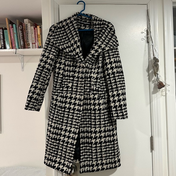 Karl Lagerfeld Paris coat - Picture 2 of 4